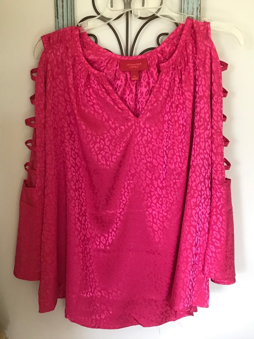 Jennifer Lopez blouse